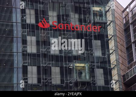 London, UK. 30th October 2024. Exterior view of the Santander head office in Central London. Credit: Vuk Valcic/Alamy Stock Photo