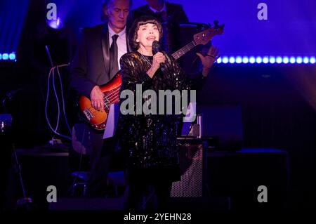 Mireille Mathieu live bei einem Konzert ihrer Abschiedstournee Goodbye my Love Goodbye im Kuppelsaal. Hannover, 30.10.2024 *** Mireille Mathieu live at a concert of her farewell tour Goodbye my Love Goodbye in the Kuppelsaal Hanover, 30 10 2024 CopyrightxworldwideUlrichxStamm PhotographerxforxPressx-xBusinessx-xPortraitsx-xEventsx-xFairs-xEditorialx-xCelebrityx-Concertsx mathieu 4007 Stock Photo