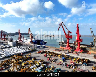 LIANYUNGANG, CHINA - OCTOBER 31, 2024 - A large number of vehicles are gathered for loading at the terminal of Oriental Port Branch in Lianyungang Por Stock Photo