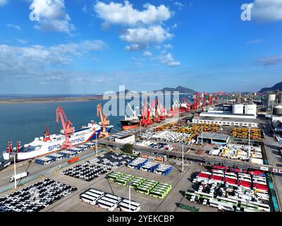 LIANYUNGANG, CHINA - OCTOBER 31, 2024 - A large number of vehicles are gathered for loading at the terminal of Oriental Port Branch in Lianyungang Por Stock Photo