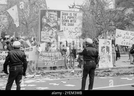 Left-wing judgmentalists protest. Shah arrives; demonstrations continue. Washington DC., USA. 15 November 1977 Stock Photo