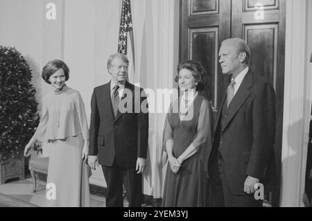 Jimmy Carter, Rosalynn Carter, Gerald Ford and Betty Ford. Panama Canal Treaty - White House dinner. 7 September 1977 Stock Photo