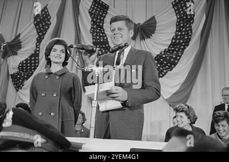 President-elect John F. Kennedy with his wife Jacqueline Kennedy, giving his acceptance speech at the Hyannis Armory, Hyannis Port, Massachusetts. USA. 9 November 1960 Stock Photo