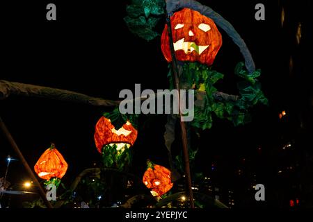 New York, United States. 31st Oct, 2024. Pumpkin lanterns are seen during the 51st Annual Village Halloween Parade in New York, NY, on October 31, 2024. (Photo by Erin Lefevre/NurPhoto) Credit: NurPhoto SRL/Alamy Live News Stock Photo