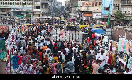 Lal Darwaja bazaar in the old city of Ahmedabad, Gujarat, India Stock