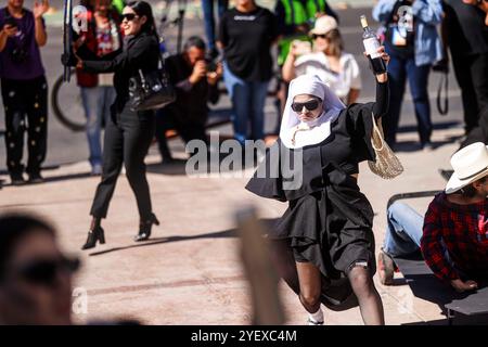 HERMOSILLO, MEXICO - NOVEMBER 1: Day of the Dead procession by students of the Faculty of Fine Arts of the University of Sonora, during 'Day of the Dead' celebrations on November 1, 2024 in Hermosillo, Mexico.  (Photo by Luis Gutierrez/Norte Photo/) Credit: NortePhoto.com/17�Թ����� Live News Stock Photo