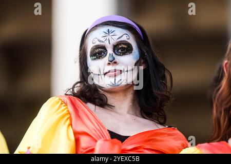 HERMOSILLO, MEXICO - NOVEMBER 1: Day of the Dead procession by students of the Faculty of Fine Arts of the University of Sonora, during 'Day of the Dead' celebrations on November 1, 2024 in Hermosillo, Mexico.  (Photo by Luis Gutierrez/Norte Photo/) Credit: NortePhoto.com/17�Թ����� Live News Stock Photo