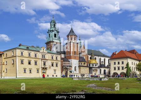 Royal Archcathedral Basilica of Saints Stanislaus and Wenceslaus on the Wawel Hill also known as the Wawel Cathedral in Krakow, Poland, Europe Stock Photo