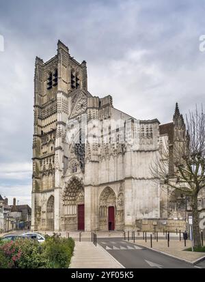 Auxerre Cathedral is a Roman Catholic church located in Auxerre, Burgundy, France. The cathedral is dedicated to Saint Stephen. View from facade Stock Photo