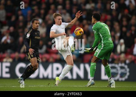 Middlesbrough's Tommy Conway attempts a shot against Coventry City Goalkeeper Oliver Dovin during the Sky Bet Championship match between Middlesbrough and Coventry City at the Riverside Stadium, Middlesbrough on Saturday 2nd November 2024. (Photo: Michael Driver | MI News) Credit: MI News & Sport /Alamy Live News Stock Photo