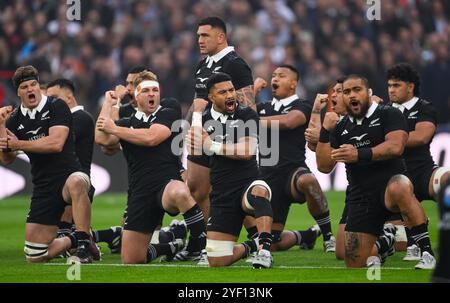 London, UK. 02nd Nov, 2024. England v New Zealand - Autumn Nations Series - Twickenham.                                                                              The All Blacks perform the Haka.                                                       Picture Credit: Mark Pain / Alamy Live News Stock Photo