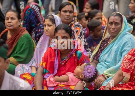 Dhaka, Bangladesh. 02nd Nov, 2024. Bangladeshi Hindu woman looks on during the demonstration at The Shaheed Minar. Bangladeshi Hindu and other minorities groups participated in a protest to demand that an interim government withdraws all cases against their leaders and protect them from attacks and harassment in Dhaka, Bangladesh. Credit: SOPA Images Limited/Alamy Live News Stock Photo