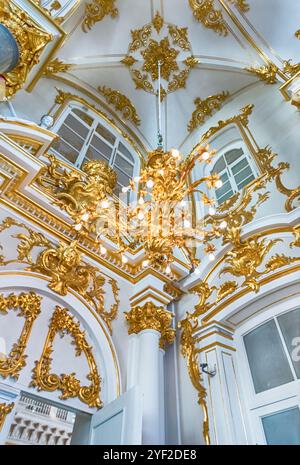 ST. PETERSBURG, RUSSIA - AUGUST 27: Pavilion Hall, Hermitage Museum in St. Petersburg, Russia, August 27, 2016. Hermitage is one of the largest and ol Stock Photo