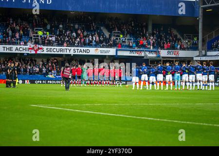 London, UK. 2nd Nov 2024. A one minute applauds for Armistice Day before the Sky Bet Championship match between Queens Park Rangers and Sunderland at the Loftus Road Stadium, London on Saturday 2nd November 2024. (Photo: David Watts | MI News) Credit: MI News & Sport /Alamy Live News Stock Photo