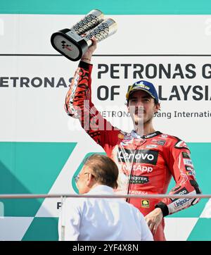 Kuala Lumpur, Malaysia. 3rd Nov, 2024. Francesco Bagnaia of Italy and Ducati Lenovo team Bagnaia forces title showdown with win over Martin and keeps title hopes alive by winning a thriller in Kuala Lumpur, Malaysia. Credit: Ranjith Kumar/Alamy Live News. Stock Photo