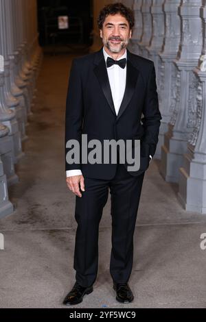 Los Angeles, United States. 02nd Nov, 2024. MIRACLE MILE, LOS ANGELES, CALIFORNIA, USA - NOVEMBER 02: Javier Bardem wearing Gucci arrives at the 13th Annual LACMA Art   Film Gala 2024 presented by Gucci held at the Los Angeles County Museum of Art on November 2, 2024 in Miracle Mile, Los Angeles, California, United States. (Photo by Xavier Collin/Image Press Agency) Credit: Image Press Agency/Alamy Live News Stock Photo