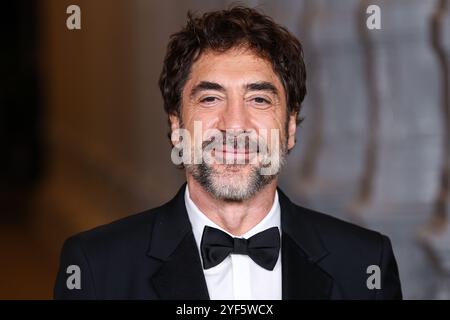 Los Angeles, United States. 02nd Nov, 2024. MIRACLE MILE, LOS ANGELES, CALIFORNIA, USA - NOVEMBER 02: Javier Bardem wearing Gucci arrives at the 13th Annual LACMA Art   Film Gala 2024 presented by Gucci held at the Los Angeles County Museum of Art on November 2, 2024 in Miracle Mile, Los Angeles, California, United States. (Photo by Xavier Collin/Image Press Agency) Credit: Image Press Agency/Alamy Live News Stock Photo