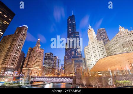 Chicago, Illinois, USA cityscape on the river at twilight. Stock Photo