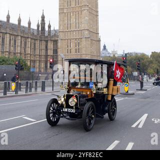 1903 Sunbeam London To Brighton Veteran Car Run Westminster Bridge London Stock Photo