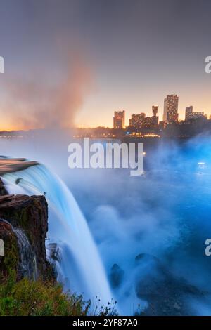 Niagara Falls, New York, USA from the rim of the falls on an autumn dusk. Stock Photo