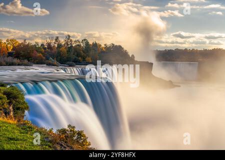 Niagara Falls, New York, USA from the rim of the falls on an autumn dusk. Stock Photo