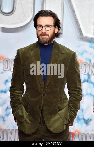 Chris Evans bei der Weltpremiere des Kinofilms 'Red One - Alarmstufe Weihnachten' im UCI Luxe East Side Gallery. Berlin, 03.11.2024 Stock Photo