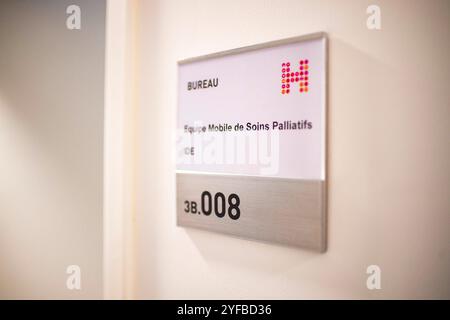 Epinal (north-eastern France): palliative care unit, offices of the mobile palliative care team at the intercommunal hospital 'Centre Hospitalier Inte Stock Photo