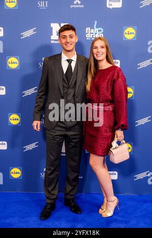 Middelkerke, Belgium. 05th Nov, 2024. Unknown guests pictured at the arrival for the 'Flandrien' award ceremony for the best Belgian cyclist of the 2024 cycling season, organized by newspaper 'Het Nieuwsblad', Tuesday 05 November 2024 in Middelkerke. BELGA PHOTO KURT DESPLENTER Credit: Belga News Agency/Alamy Live News Stock Photo