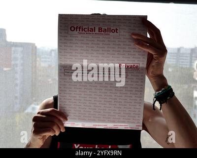 Mexico City, Mexico. 05th Nov, 2024. North American citizens living in Mexico requested their ballot to cast their vote inside the United States Embassy located in CDMX; The election for president will be historic between Donald Trump against Kamala Harris, who have had the support of Republicans and Democrats respectively on November 5, 2024 in Mexico City, Mexico. (Photo by Josue Perez/Sipa USA) Credit: Sipa USA/Alamy Live News Stock Photo