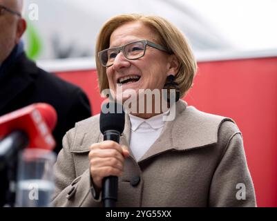 JOHANNA MIKL-LEITNER, Governor of Lower Austria speaking at premier in Austria of a new model double-decker train by Stadler made for the Austrian Railways, so-called Cityjet of the new generation, presentation at the main station in St. Poelten. Stock Photo