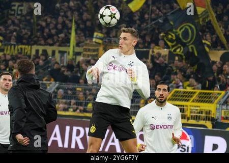 Dortmund, Deutschland 05. November 2024: Champions League - 2024/2025 - Borussia Dortmund vs. Sturm Graz Im Bild: Nico Schlotterbeck (BVB) Stock Photo