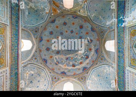 Interior of Entrance to Kok-Gumbaz Mosque at Dorut Tilavat Complex in Shakhrisabz, Uzbekistan. Historic Centre of Shakhrisyabz. Shakhrisabz is the bir Stock Photo