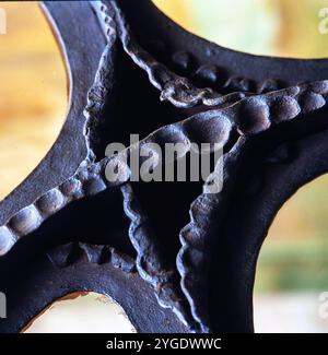 Detalle del hierro forjado de las puertas de la Casa Milà (La Pedrera) de Barcelona. Author: ANTONI GAUDI. Stock Photo