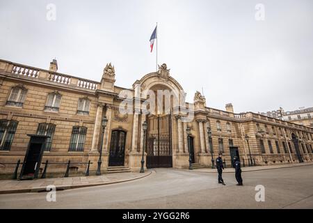 Paris, France. 06th Nov, 2024. General view of the entrance of the Elysée Palace. French government ministers met at the Elysée Presidential Palace for another council of ministers, in Paris. Credit: SOPA Images Limited/Alamy Live News Stock Photo