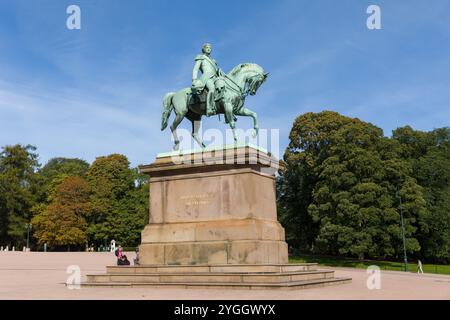 Statue of King Karl Johan III in front of the Royal Palace in Oslo, Norway Stock Photo