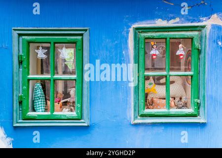 hop window. Olga Havel Foundation. Shop of articles made by disabled aldults and children. House No. 19. The Golden Lane, iconic places of Prague Cast Stock Photo