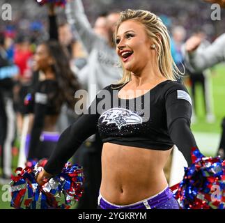 Cincinnati Bengals Cheerleaders Perform During An Nfl Football Game 