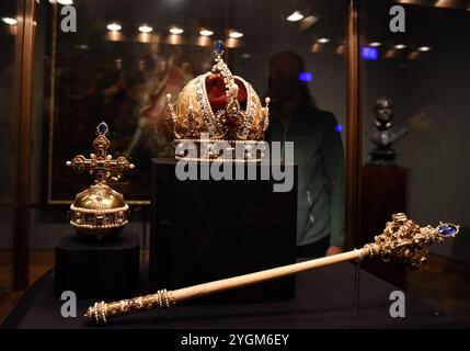 Vienna. 7th Nov, 2024. This photo taken on Nov. 7, 2024 shows exhibits at the Imperial Treasury Vienna in Vienna, Austria. Credit: Han Lu/Xinhua/Alamy Live News Stock Photo