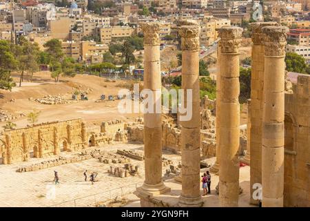 Jerash, Jordan, November 7, 2022: People visiting Temple of Zeus in the ancient Roman settlement of Gerasa, Asia Stock Photo