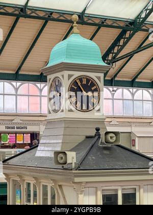 Opened in May 1891 the popular Cardiff Indoor Market on St Mary Street Stock Photo