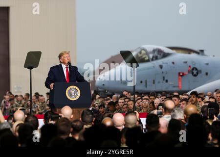 Pyeongtaek, South Korea. 30 June, 2019. U.S President Donald J. Trump, standing in front of an A-10 Warthog aircraft, delivers remarks to service members during a visit to Osan Air Base, June 30, 2019, Pyeongtaek, Gyeonggi Province, South Korea.  Credit: SSgt. Cody Harding/US Army Photo/Alamy Live News Stock Photo