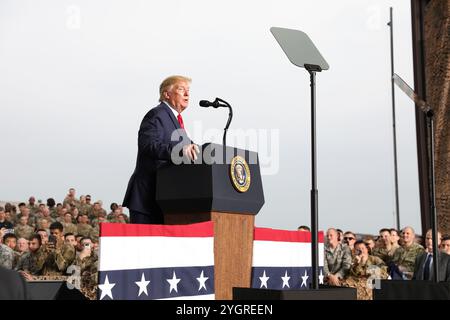 Pyeongtaek, South Korea. 30 June, 2019. U.S President Donald J. Trump delivers remarks to service members during a visit to Osan Air Base, June 30, 2019, Pyeongtaek, Gyeonggi Province, South Korea.  Credit: Pfc. Jillian Hix/US Army Photo/Alamy Live News Stock Photo