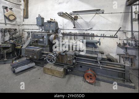 Workshop with large lathe in a metal powder mill, founded in 1900, Igensdorf, Upper Franconia, Bavaria, Germany, Europe Stock Photo