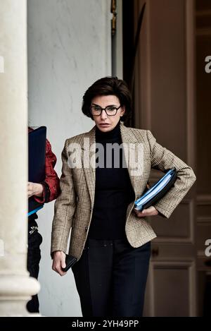 Paris, France. 06th Nov, 2024. Antonin Burat/Le Pictorium - Exit from the Council of Ministers of November 6, 2024 at the Elysee Palace, followed by a briefing by the spokesperson. - 06/11/2024 - France/Paris - Minister for Culture Rachida Dati leaves the Council of Ministers of November 6, 2024 at the Elysee Palace. Credit: LE PICTORIUM/Alamy Live News Stock Photo