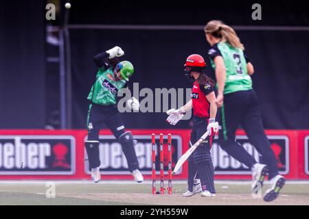 Melbourne, Australia, 9 November, 2024. Annabel Sutherland of Melbourne Stars gets Courtney Webb of Melbourne Renegades out bowled during Weber Women's Big Bash League (WBBL10) T20 match between Melbourne Renegades Women and Melbourne Stars Women at the CitiPower Centre Junction Oval on November 09, 2024 in Melbourne, Australia. Credit: Santanu Banik/Speed Media/Alamy Live News Stock Photo