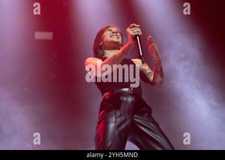 London, UK. Saturday November 9, 2024. Han Mee of Manchester-based alt-rock band Hot Milk performs at the OVO Arena Wembley. Credit: Katie Collins/EMPICS/Alamy Live News Stock Photo