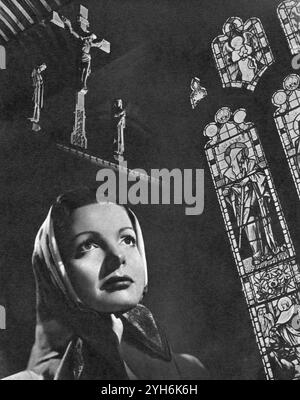 Publicity still of Elizabeth Sellars in the 1950 film Guilt Is My Shadow, directed by Roy Kellino. Stock Photo