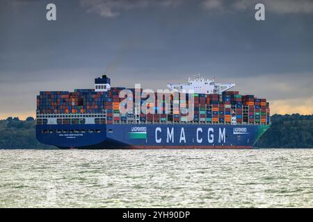 The LNG-powered Ultra Large container ship CMA CGM Palais Royal ...