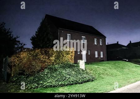 Berloz, Belgium. 10th Nov, 2024. this picture shows the house were an infant was murdered during the night of saturday to sunday, in Berloz, Sunday 10 November 2024. A four-year-old child's throat was slit after an argument between his parents. The child's mother is suspected of the crime, but both parents have been arrested. BELGA PHOTO BRUNO FAHY Credit: Belga News Agency/Alamy Live News Stock Photo