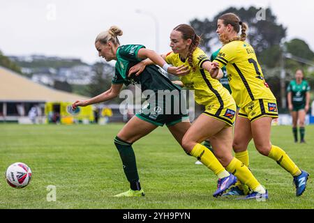 Wellington, New Zealand, 10 November, 2024. Canberra United's Maja Markovski attempts to evade the attentions of Wellington Phoenix defender Mackenzie Barry during Round 2 of the Ninja A-League Women's football match between Wellington Phoenix and Canberra United at Porirua Park on November 10, 2024 in Wellington, New Zealand. Credit: James Foy/Speed Media/Alamy Live News Stock Photo